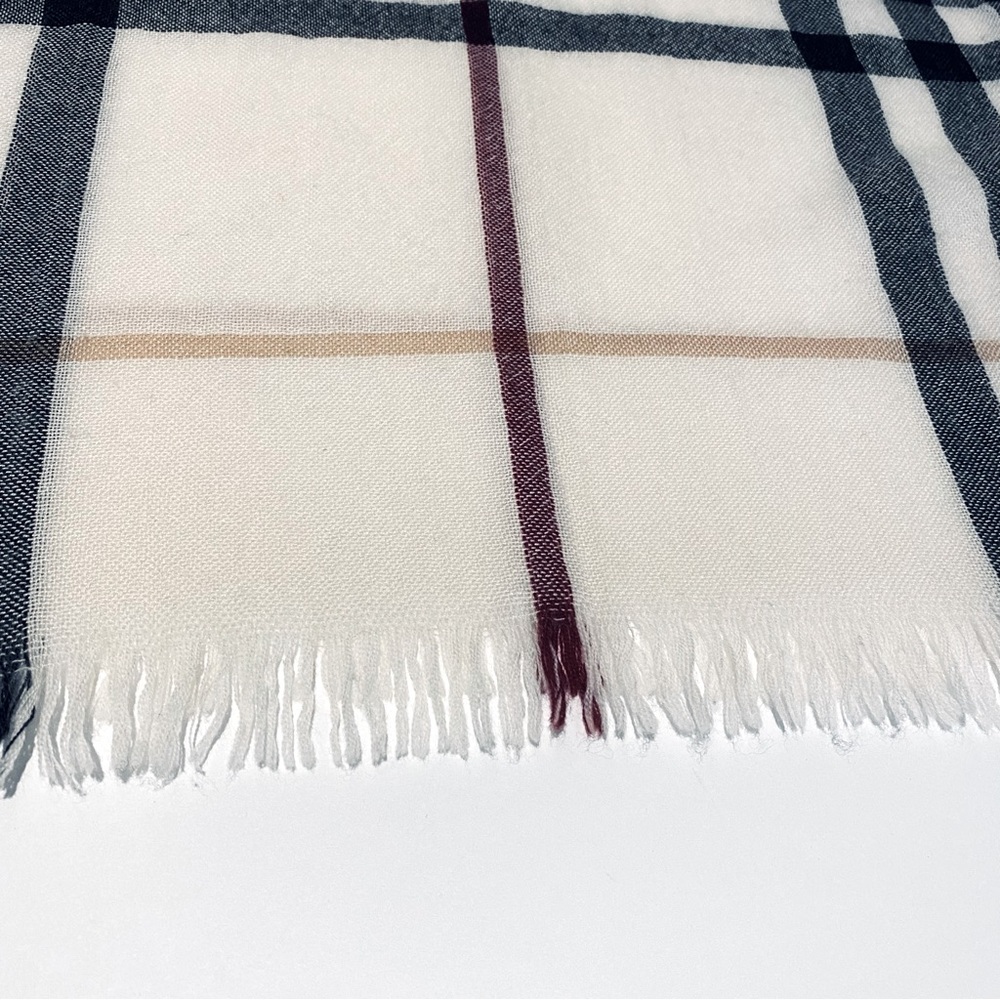 BURBERRY CHECK FRINGE LIGHTWEIGHT WRAP / SCARF. - Picture 10 of 13